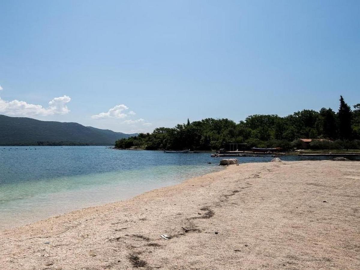 Holiday Home By The Sea - Nina & Kate Ston Εξωτερικό φωτογραφία