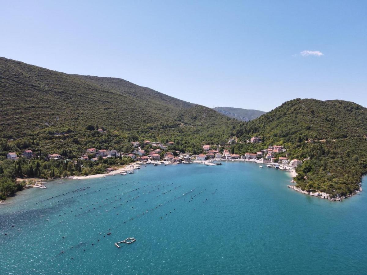 Holiday Home By The Sea - Nina & Kate Ston Εξωτερικό φωτογραφία
